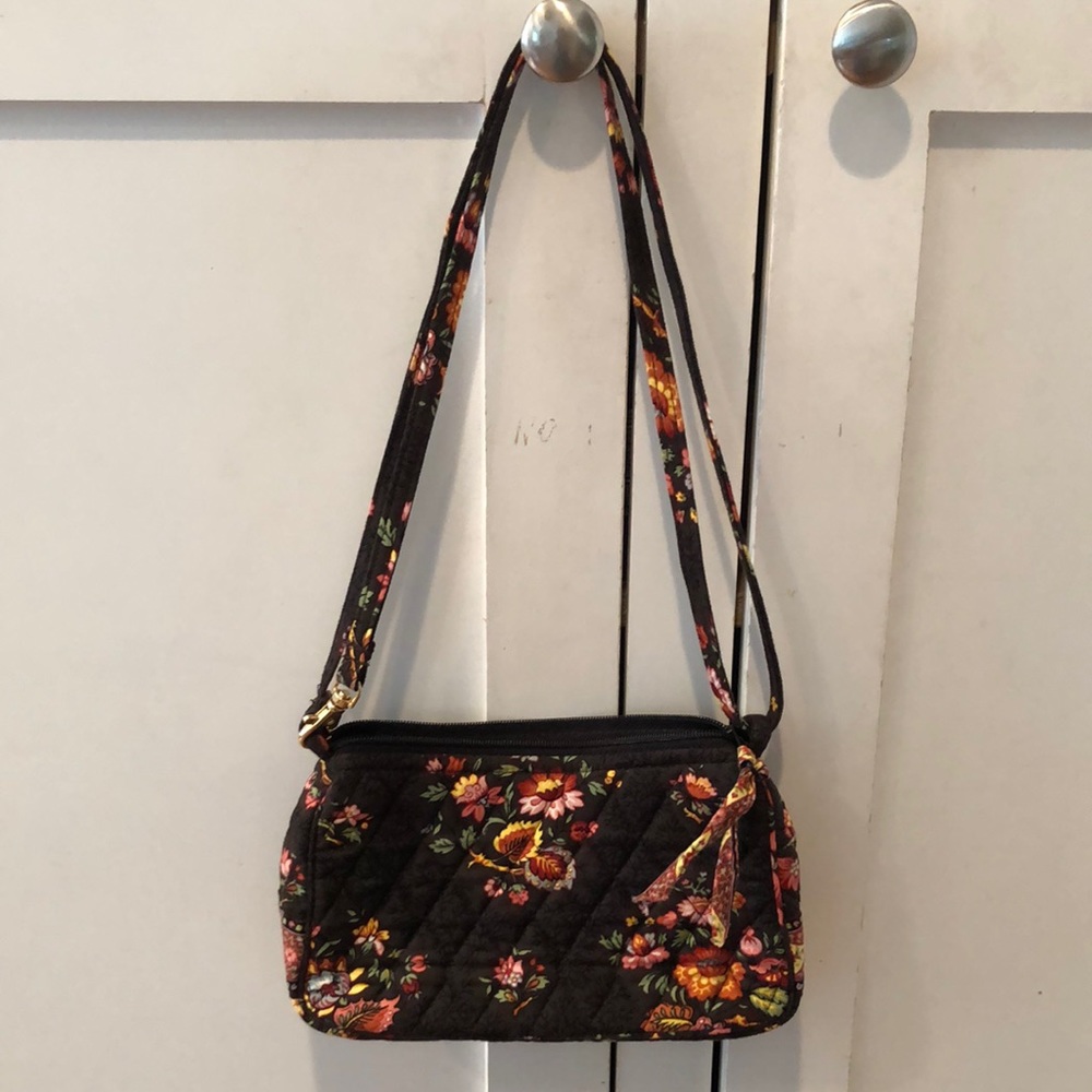 Vera Bradley Purse, adjustable strap, excellent condition.